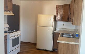 2 beds, 1 bath, $900