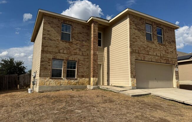 Move-In Special! Spacious 3BR Home with Large Private Yard in Mission Del Lago