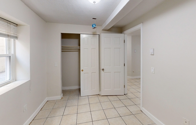 4 beds, 1 bath, 1,200 sqft, $4,400, Unit 1
