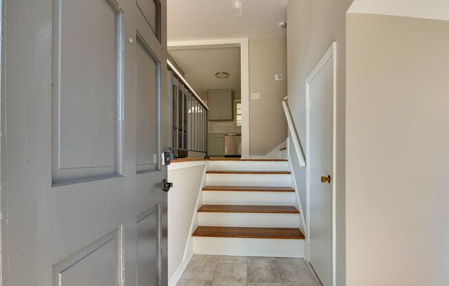 Stunning Northwood Park renovated home ready for you!