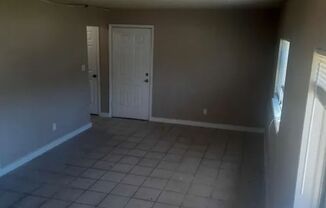 3 beds, 1 bath, $750, Unit 301