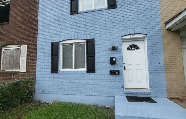915 Jack St