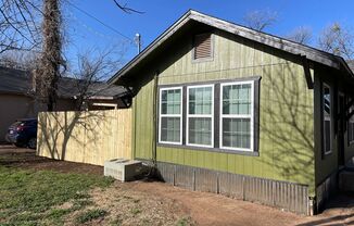 3 beds, 1 bath, $1,095