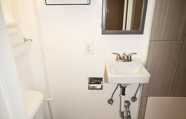 1 bed, 1 bath, 840 sqft, $1,995, Unit 3