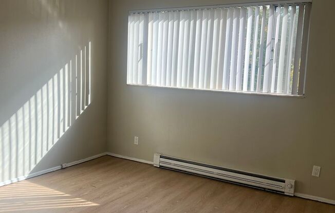 2 beds, 1 bath, 856 sqft, $1,850, Unit 105