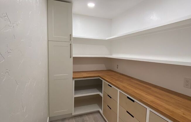4 Bedroom 3 Bath + Office / 5th Bedroom Home in La Mesa Available Now!!!!!!