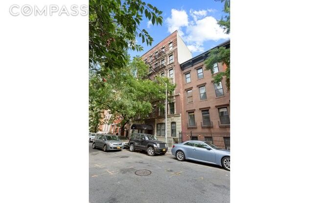 1 bed, 1 bath, $4,300, Unit 4C