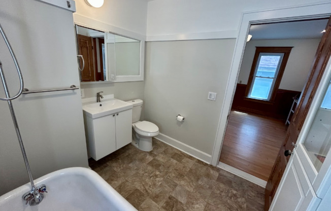 3011 N PIERCE