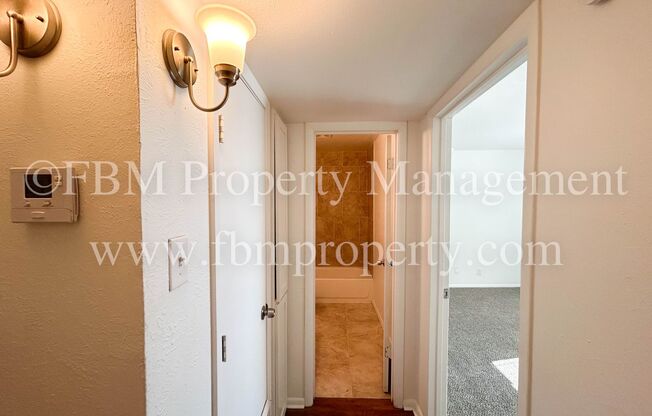 1 bed, 1 bath, $995, Unit 203