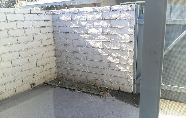 1 bed, 1 bath, 690 sqft, $1,400, Unit 54