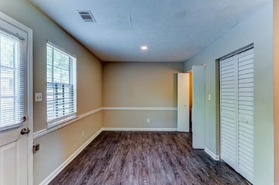 3493 CREEKVIEW PL