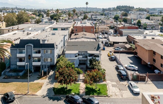 1716 3/4 WINONA BLVD