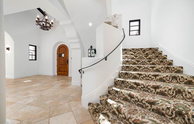 Luxury Home in the Exclusive Community of the Bridges in Rancho Santa Fe!
