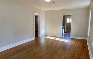 2 beds, 1 bath, $1,800, Unit 906 Mathews St