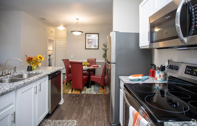 2BR,2BA-969 SF