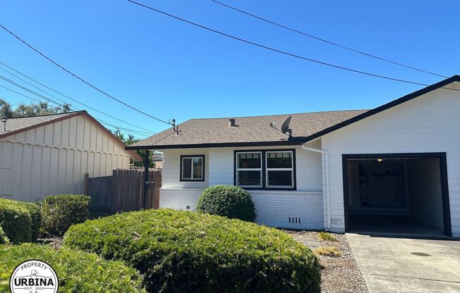 Great Single Level Duplex in Santa Rosa