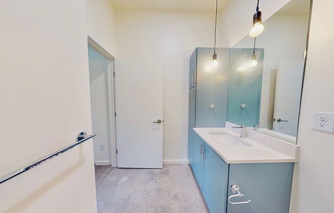 1 bed, 1 bath, 208 sqft, $950, Unit Unit 2 Suite A - 236 N Dillard St