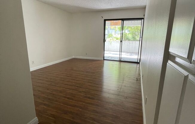 2 beds, 2 baths, $2,995, Unit Unit 114