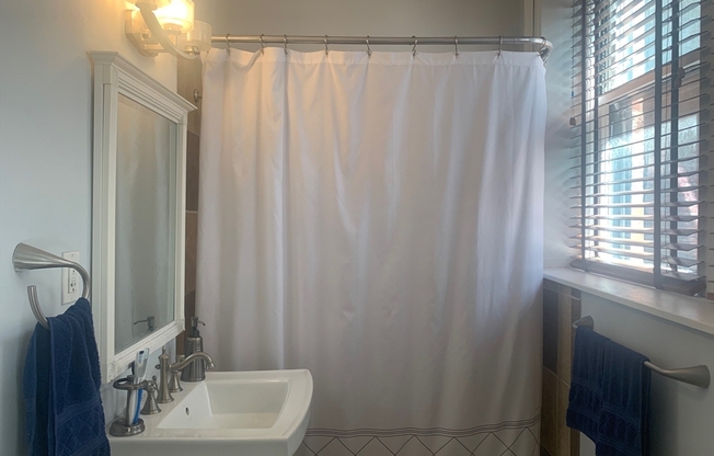 1 bed, 1 bath, 525 sqft, $3,000, Unit 26