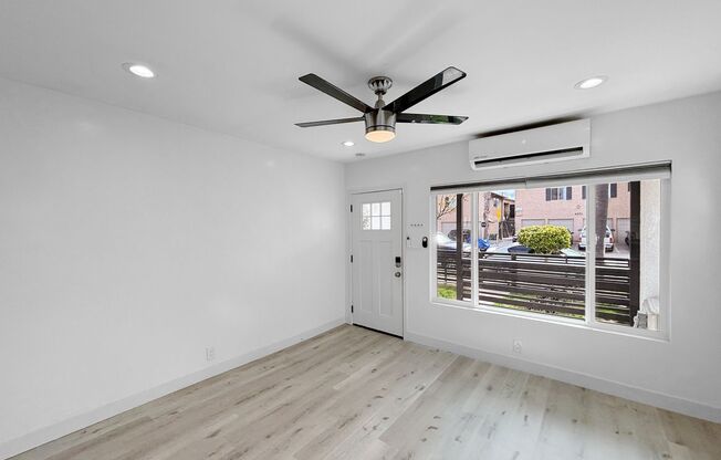 Stunning 3B/2BA Home in Normal Heights W/ A/C, W/D!