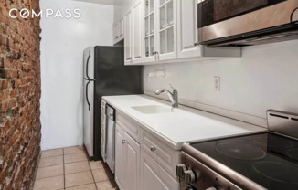 2 beds, 1 bath, $3,800, Unit 2A