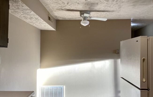 1 bed, 1 bath, 850 sqft, $925, Unit 8-835