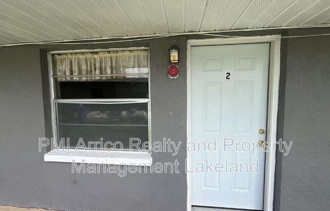 214 N CHESTNUT RD