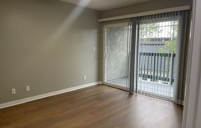 2 beds, 2 baths, 880 sqft, $2,795, Unit G-11