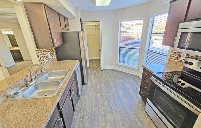 2 beds, 1 bath, 1,062 sqft, $2,395