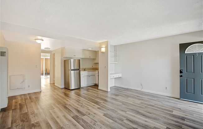 1 bed, 1 bath, 550 sqft, $2,727, Unit 12