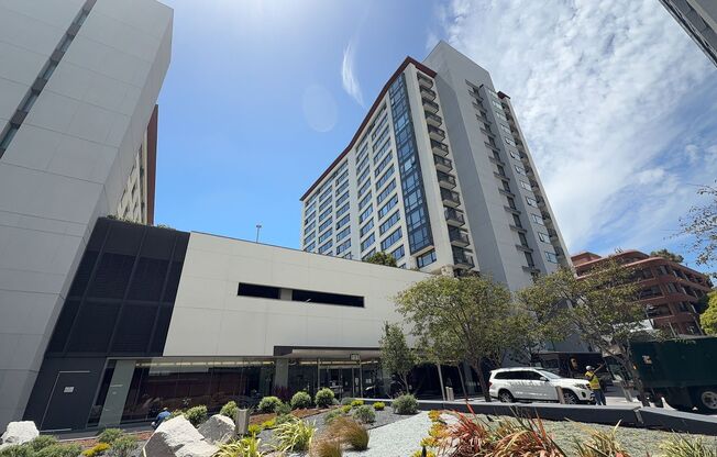 EPIC REA: Beautiful 1 Bed/ 1 Bath at South Beach Neighborhood!