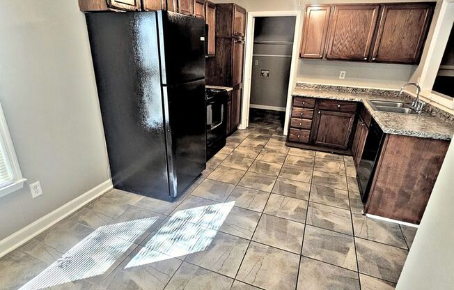 (RCH-26) Oak Square Apartments