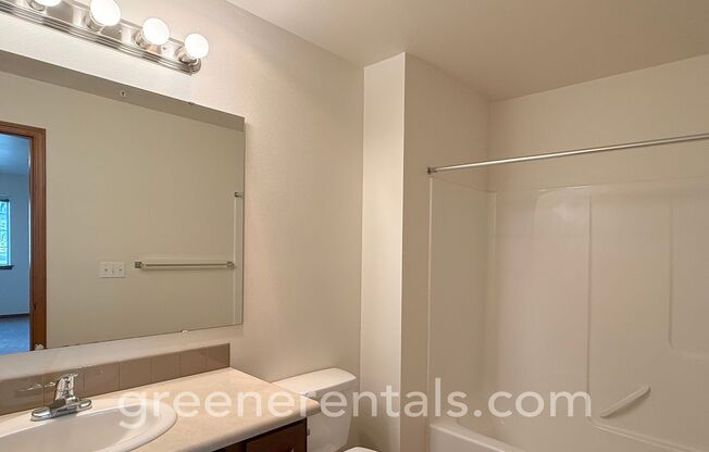 2 beds, 2 baths, 1,050 sqft, $1,735, Unit 1415-201