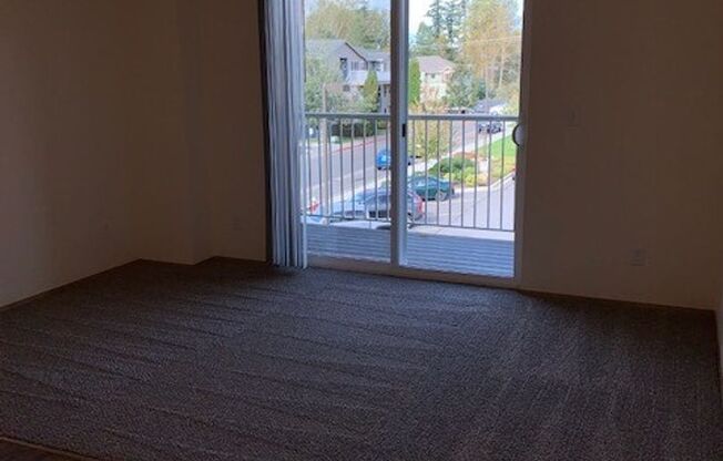 Studio, 1 bath, 484 sqft, $1,300, Unit 63-303