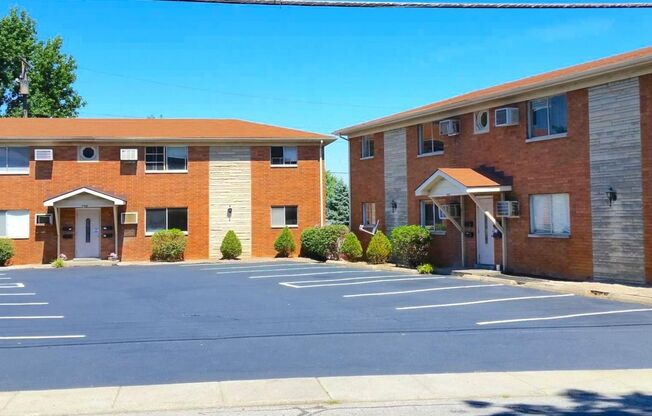 2 beds, 1 bath, 750 sqft, $840, Unit 2413-3