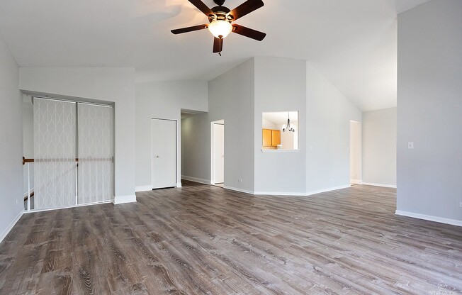 3337 BROMLEY LN