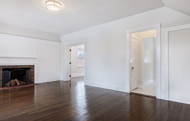 12 EATON CT