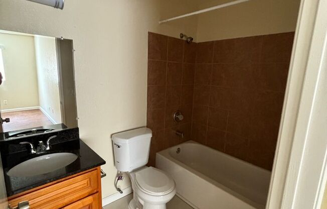 2 beds, 2 baths, 850 sqft, $2,400, Unit 2583-03