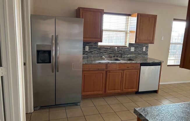 3 beds, 2 baths, $1,650