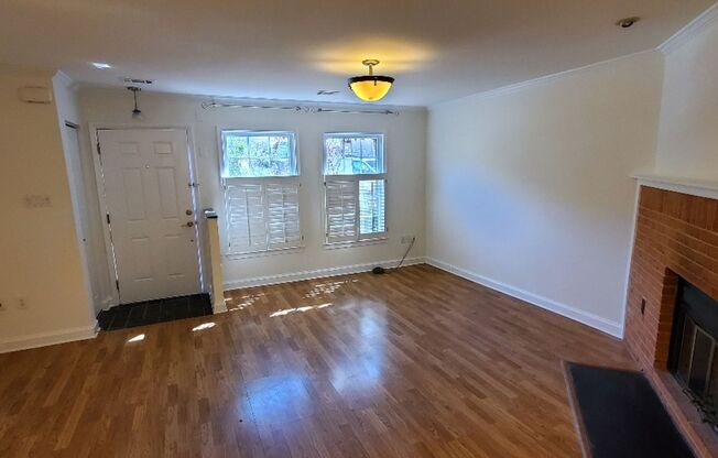 Old Town TH with fenced back yard/patio