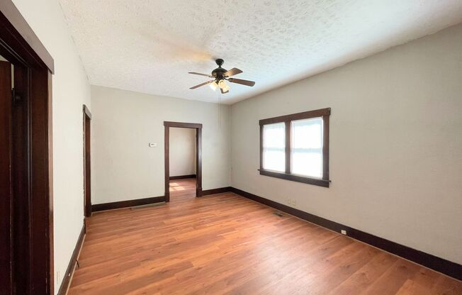 2 beds, 1 bath, $725