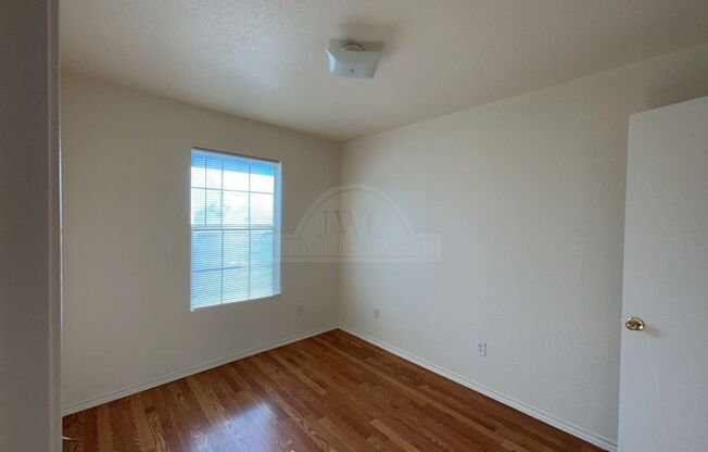 2 beds, 1.5 baths, $945, Unit 4410 Jeff Scott Unit B