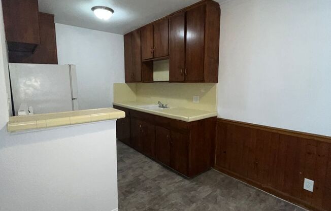 1 bed, 1 bath, $1,000, Unit 530 # 1