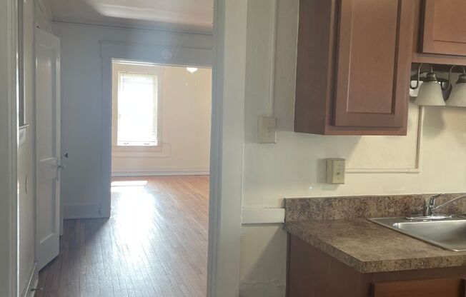 Studio, 1 bath, 625 sqft, $850, Unit 2014CHE-D