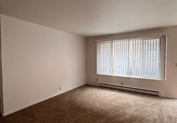 14336 1/2 32 AVE NE