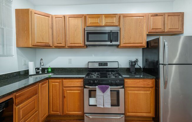 Beautiful 2 Bedroom in Baltimore, Fully Furnished, Utilities Included In Rent