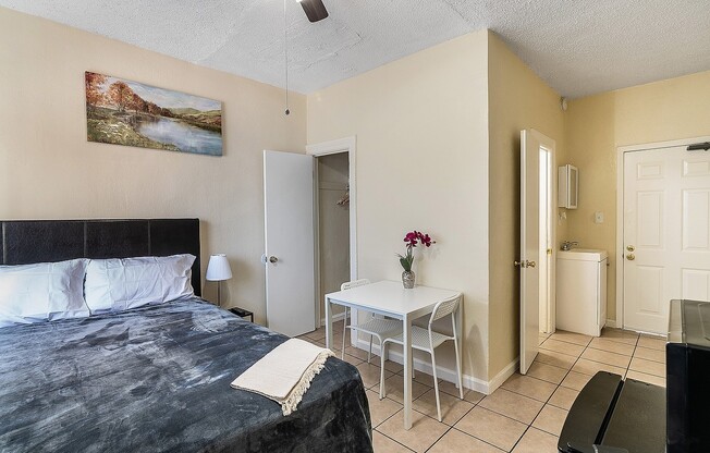 Studio, 1 bath, 164 sqft, $1,395