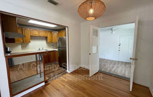 2 beds, 1 bath, $2,275