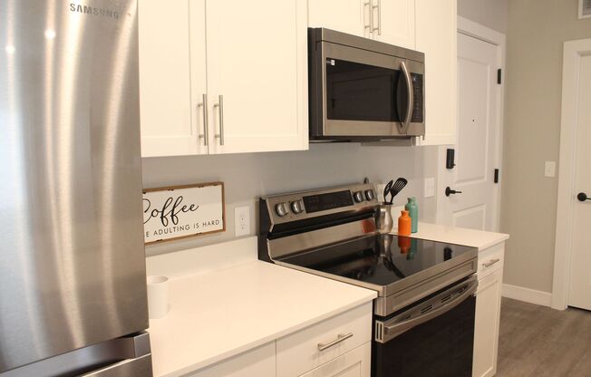 1 bed, 1 bath, 1,081 sqft, $1,550, Unit 1179-101