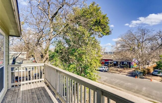 UT PRE-LEASE: 6 BR/4 BA in Hyde Park - 2 Story House, Laundry Room, Backyard